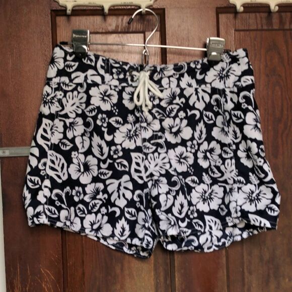 2 for $20 Sea Waves Nave Blue + White Floral Board Shorts Size 9 - Picture 1 of 6